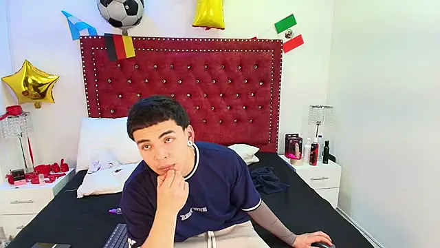 Jaden and sofia online show from June 30, 2026, 3:06 am
