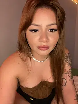 Snapshot of Isisbennett chatting on April 12, 2026, 11:08 pm Isisbennett online show from April 12, 2026, 11:08 pm