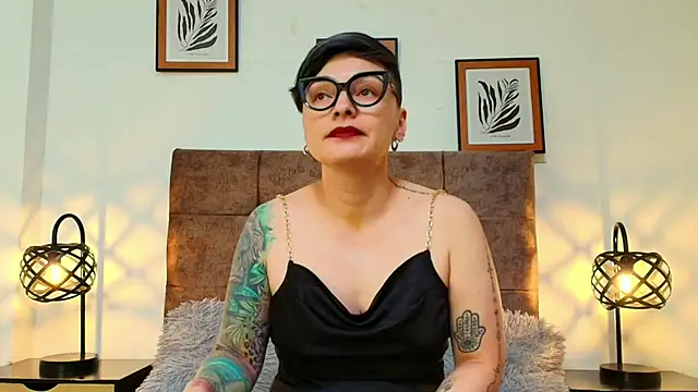 kat paradise online show from April 26, 2026, 2:47 pm