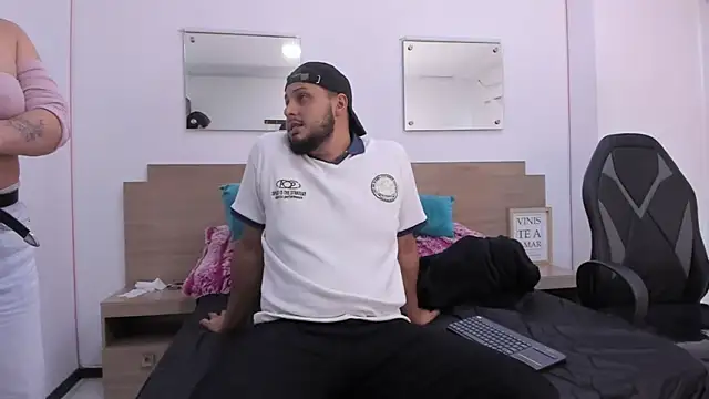 Snapshot of Mike_N_Gaby chatting on January 9, 2026, 1:51 pm Mike N Gaby online show from January 9, 2026, 1:51 pm