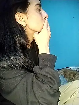 Snapshot of Alma_Kieran chatting on January 11, 2026, 12:06 am Alma Kieran online show from January 11, 2026, 12:06 am