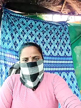 Curvy-Nina online show from January 7, 2026, 8:41 am