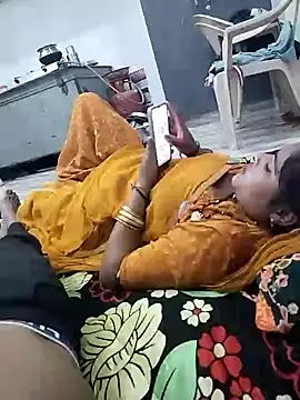 hornycouple20000 online show from March 5, 2026, 4:47 pm