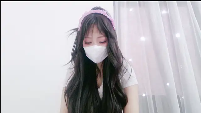 Girl-wets online show from February 3, 2026, 8:52 am