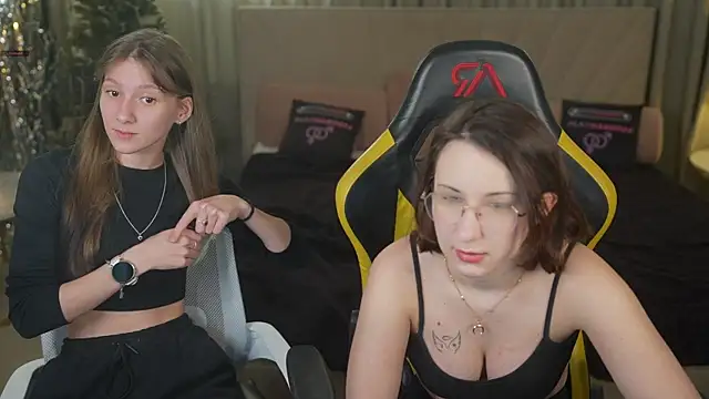 Snapshot of Stefany-SWEET chatting on January 6, 2026, 12:20 pm Stefany-SWEET online show from January 6, 2026, 12:20 pm