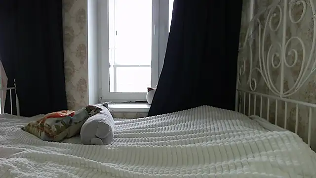 AmazingAllice online show from March 19, 2026, 9:53 am