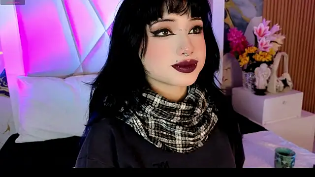 Snapshot of Sienna_Desiree chatting on April 23, 2026, 2:07 am Sienna Desiree online show from April 23, 2026, 2:07 am