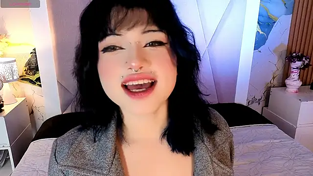 Snapshot of Sienna_Desiree chatting on May 30, 2026, 3:46 am Sienna Desiree online show from May 30, 2026, 3:46 am