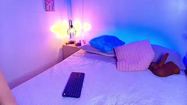 Snapshot of kitty_whitte chatting on February 7, 2026, 6:16 pm kitty whitte online show from February 7, 2026, 6:16 pm