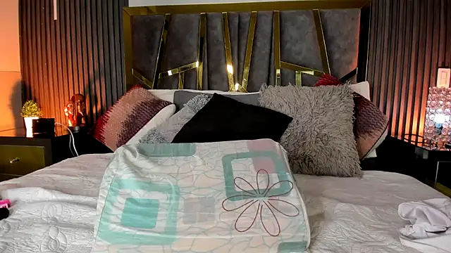 Chloe Connor online show from April 5, 2026, 3:19 pm