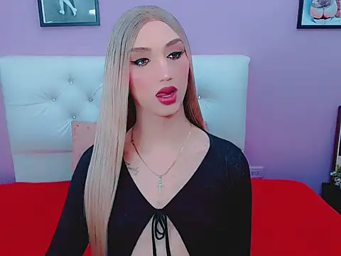 Snapshot of shantal_gil chatting on April 17, 2026, 4:48 am shantal gil online show from April 17, 2026, 4:48 am