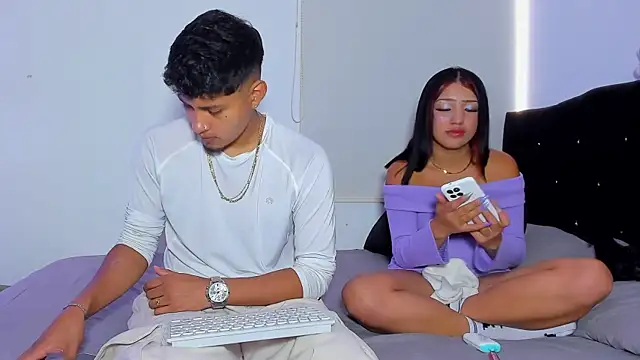 Snapshot of Bela_and_Dominicck chatting on January 12, 2026, 9:09 pm Bela and Dominicck online show from January 12, 2026, 9:09 pm