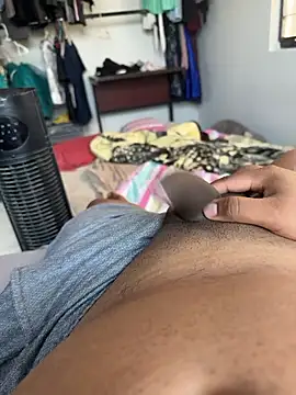 Snapshot of Virgenalos25 chatting on January 6, 2026, 10:36 pm Virgenalos25 online show from January 6, 2026, 10:36 pm