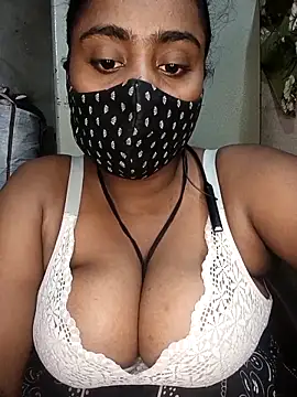 Hotty Nishaa online show from March 16, 2026, 9:39 pm