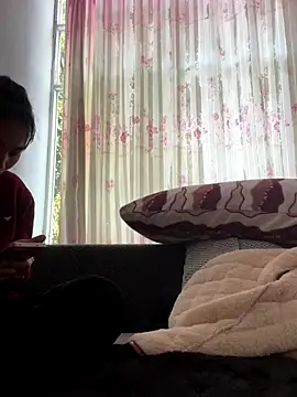 Snapshot of Faded_pink chatting on January 7, 2026, 3:55 am Faded pink online show from January 7, 2026, 3:55 am