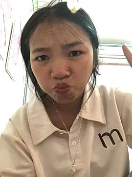 nanaa71 online show from June 19, 2026, 1:28 pm