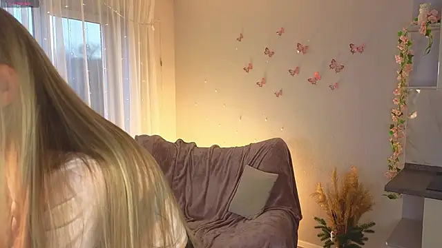 Snapshot of SirenThalassa chatting on March 7, 2026, 7:04 am SirenThalassa online show from March 7, 2026, 7:04 am