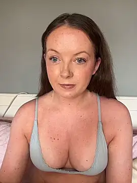 Nova-Vixen online show from April 6, 2026, 9:43 am