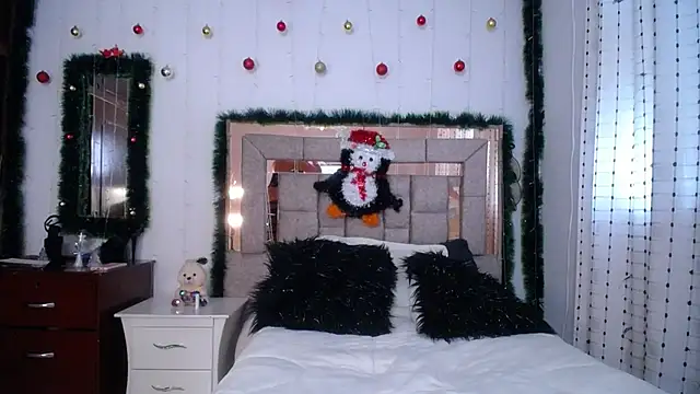 MiaDessiree online show from January 13, 2026, 9:41 pm