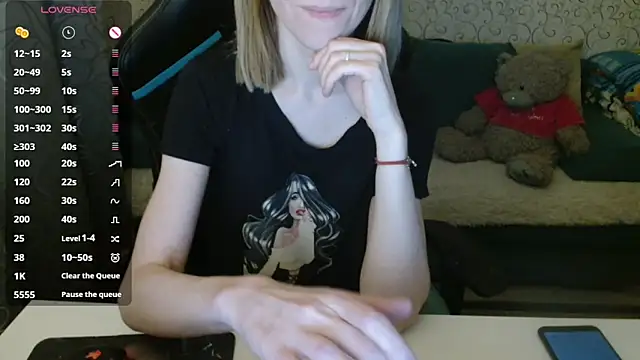 Snapshot of -Milamanka- chatting on February 18, 2026, 3:41 pm -Milamanka- online show from February 18, 2026, 3:41 pm