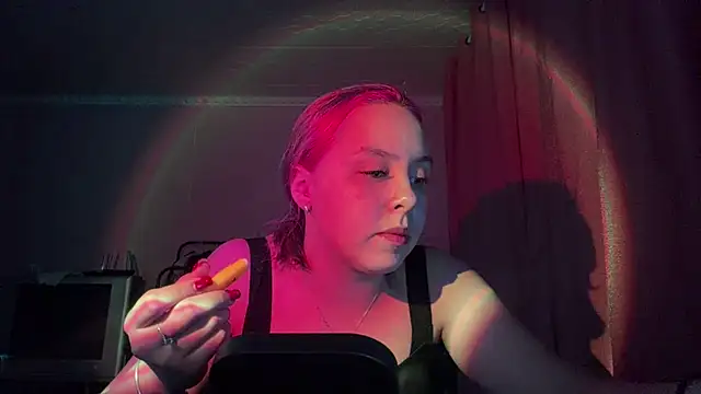 ZoraDearmon online show from January 7, 2026, 9:20 pm