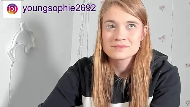 Snapshot of YoungSophie chatting on May 19, 2026, 3:08 pm YoungSophie online show from May 19, 2026, 3:08 pm
