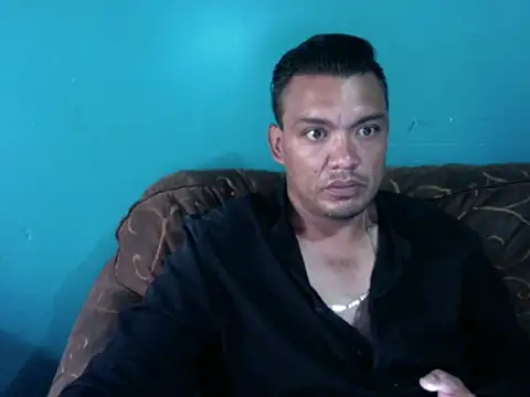 Snapshot of latinomoreno95 chatting on May 17, 2026, 9:04 pm latinomoreno95 online show from May 17, 2026, 9:04 pm