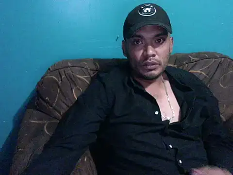 latinomoreno95 online show from February 26, 2026, 1:05 am