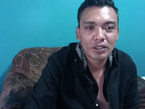 Snapshot of latinomoreno95 chatting on April 6, 2026, 9:05 pm latinomoreno95 online show from April 6, 2026, 9:05 pm