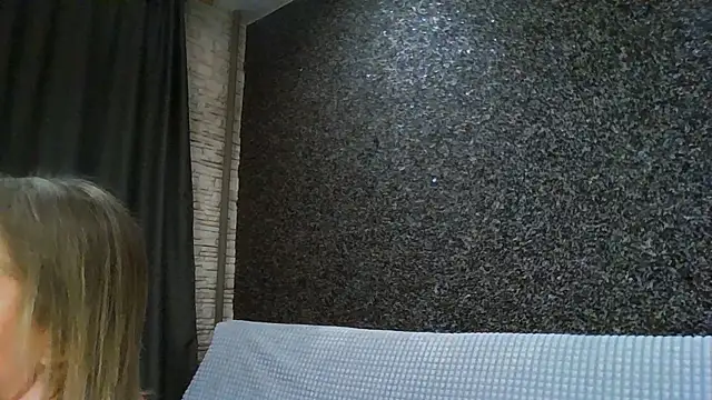 Snapshot of Amanda_Luxe chatting on January 6, 2026, 3:10 am Amanda Luxe online show from January 6, 2026, 3:10 am