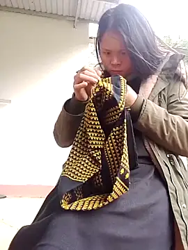 Snapshot of maymina001 chatting on January 6, 2026, 7:45 am maymina001 online show from January 6, 2026, 7:45 am