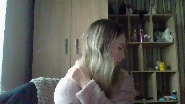 VikiLove765 online show from February 14, 2026, 2:28 pm