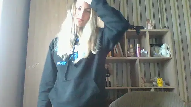 VikiLove765 online show from February 13, 2026, 7:08 am