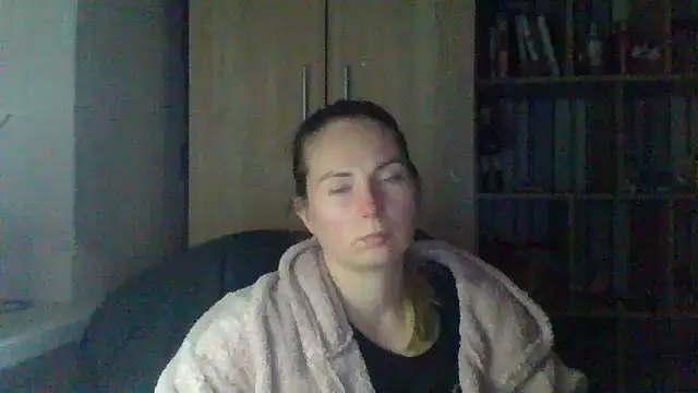 VikiLove765 online show from February 2, 2026, 7:13 pm