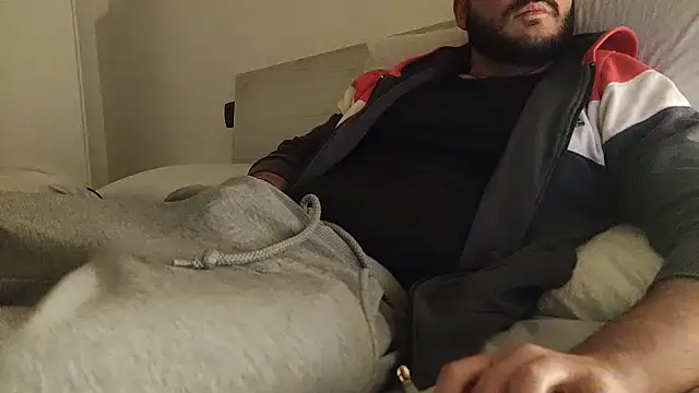 Snapshot of Reb_born89 chatting on February 9, 2026, 6:17 pm Reb born89 online show from February 9, 2026, 6:17 pm