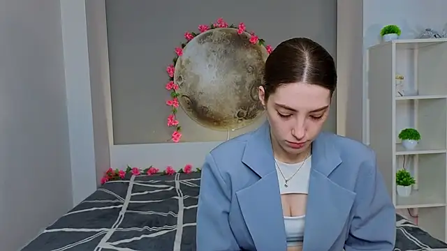 Snapshot of BrianneMallory chatting on February 15, 2026, 6:14 am BrianneMallory online show from February 15, 2026, 6:14 am