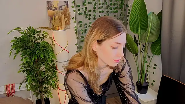 Snapshot of BrianneMallory chatting on February 3, 2026, 6:40 am BrianneMallory online show from February 3, 2026, 6:40 am