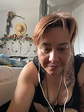 NymphoBuzi online show from January 14, 2026, 6:44 pm