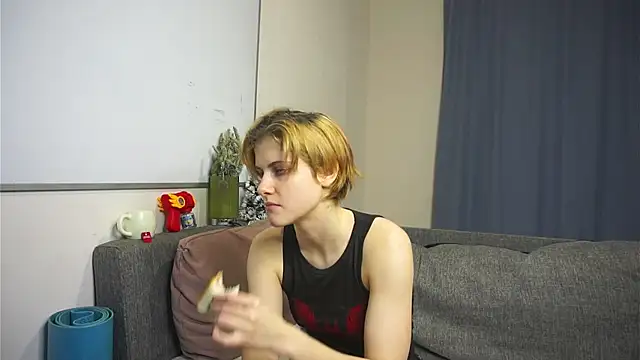 JoycelynMoctezuma online show from January 6, 2026, 7:18 pm