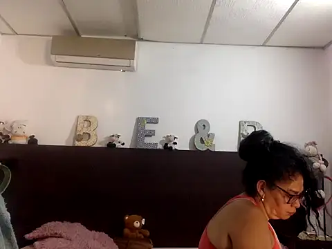 Flabia Roses online show from February 7, 2026, 9:12 pm