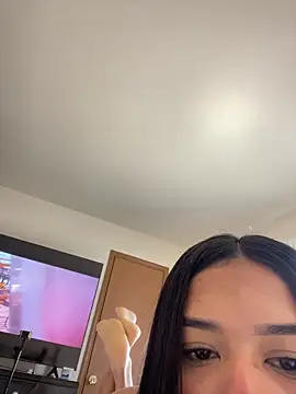 AnahiSkye online show from February 5, 2026, 6:48 pm