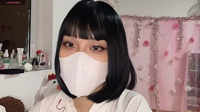 Snapshot of Tieu-May chatting on March 15, 2026, 7:48 am Tieu-May online show from March 15, 2026, 7:48 am