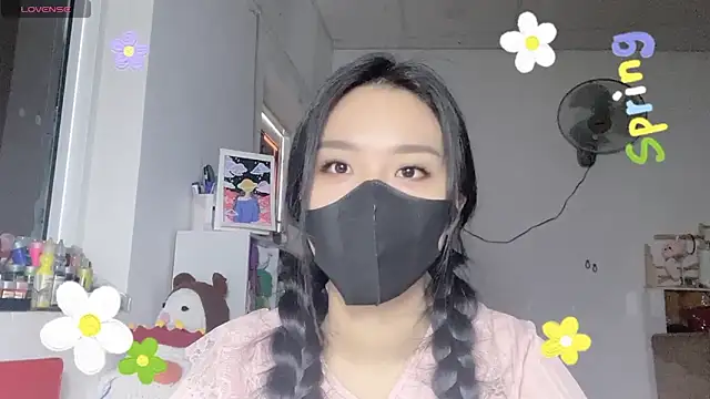 Snapshot of Tieu-May chatting on May 5, 2026, 7:11 am Tieu-May online show from May 5, 2026, 7:11 am