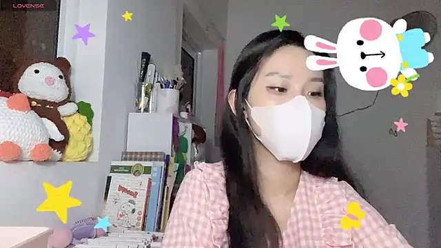 Snapshot of Tieu-May chatting on April 14, 2026, 8:47 pm Tieu-May online show from April 14, 2026, 8:47 pm