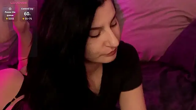 Snapshot of ValeryAlfie chatting on March 11, 2026, 4:23 pm ValeryAlfie online show from March 11, 2026, 4:23 pm