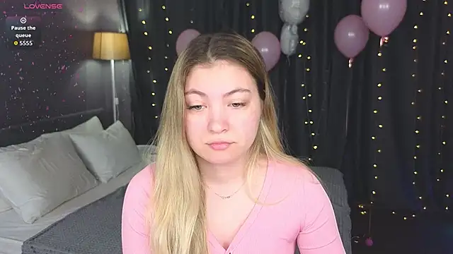 Angel  Grace online show from April 3, 2026, 12:50 am