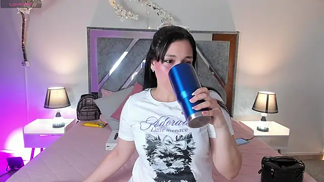 Astrid williams online show from May 9, 2026, 2:04 am