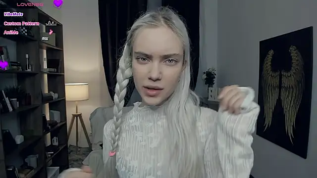 Snapshot of KristalCrowner chatting on February 8, 2026, 7:33 pm KristalCrowner online show from February 8, 2026, 7:33 pm