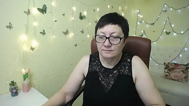 EmilyL0ve online show from March 26, 2026, 6:22 am