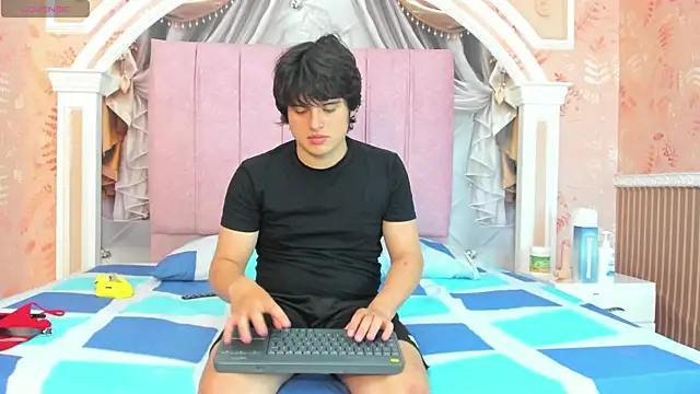 Mr increible elastigirl online show from January 9, 2026, 8:27 pm